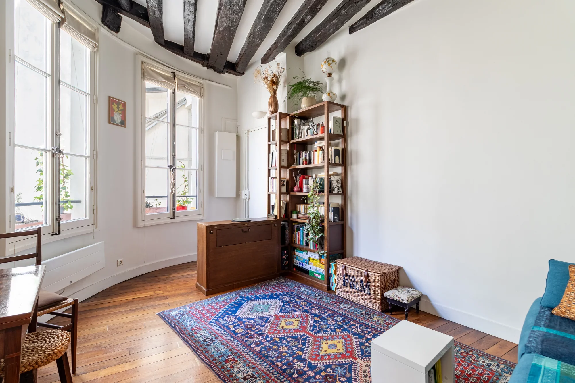 2 Pièces — Belle Hauteur Sous Plafond