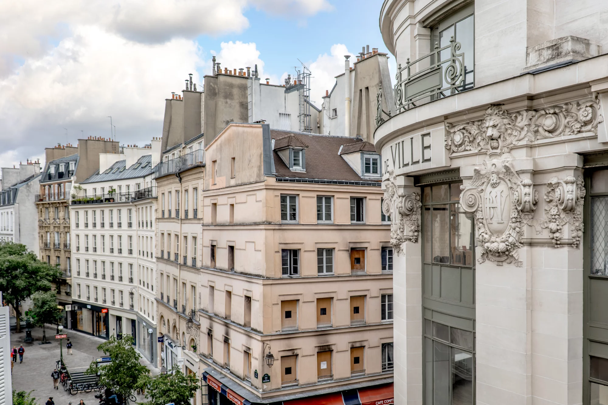 3 Pièces Entièrement Rénovés — Le Marais
